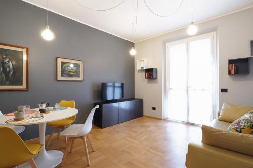Luminoso Appartamento Con Terrazzo Forlanini Linate — 4-Star Luxury Hotel in Milan, Italy