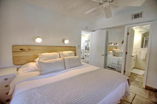 Gulfside Resort Unit 4 in Saint Pete Beach, United States