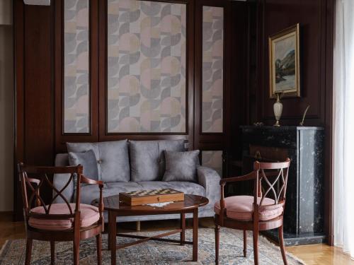 Stunning Classical 2BD Penthouse — 4-Star Luxury Hotel in Athens, Greece