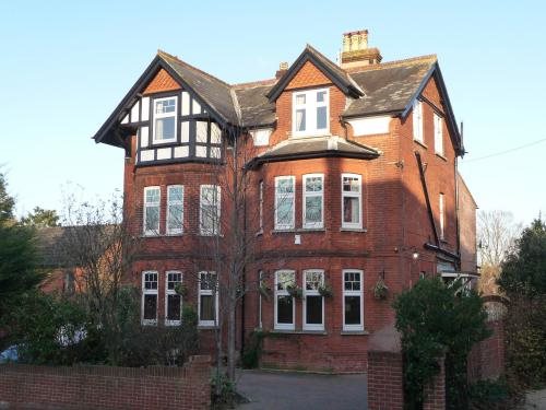 Rokeby Guest House — 4-Star Luxury Hotel in Salisbury, United Kingdom