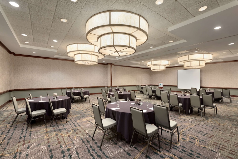 Embassy Suites by Hilton Chicago North Shore Deerfield - photo 57