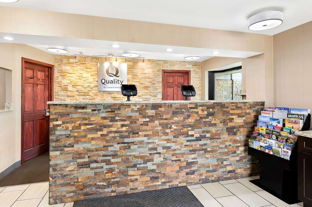 Quality Inn Middleburg Heights near Cleveland Airport - photo 4