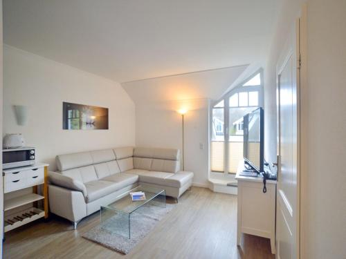 Dünenpark Binz Komfortplus Ferienwohnung mit 2 Schlafzimmern und Balkon im Dachgeschoss 171 — 4-Star Luxury Hotel in Ostseebad Binz, Germany