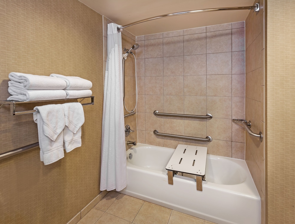 Holiday Inn Springdale Fayetteville Area by IHG - photo 30