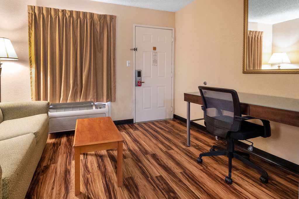 Econo Lodge Hillsboro I 35 - photo 11