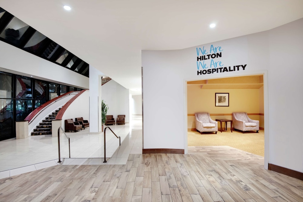 Hilton Stamford Hotel & Executive Meeting Center - photo 3