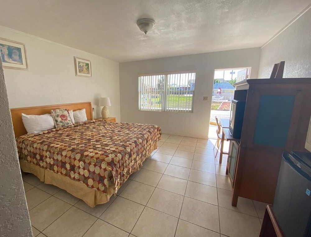 Slumberland Motel - photo 6