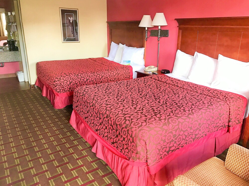 Days Inn by Wyndham East Albuquerque - photo 6