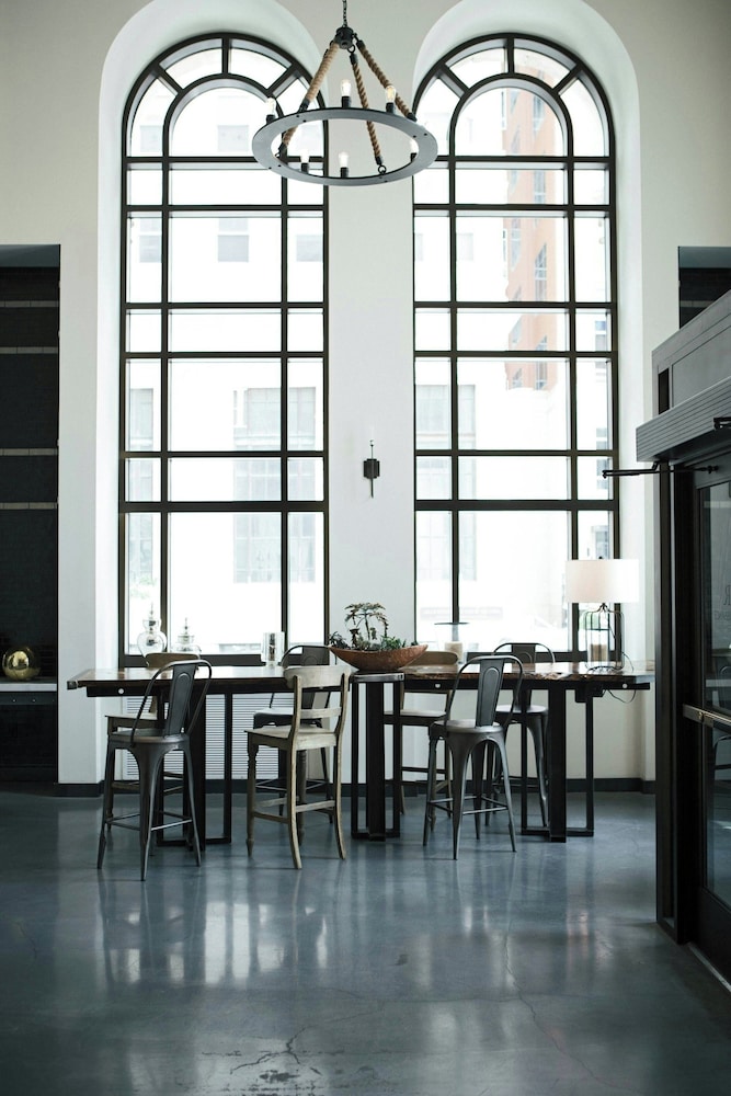 Renaissance Allentown Hotel - photo 2