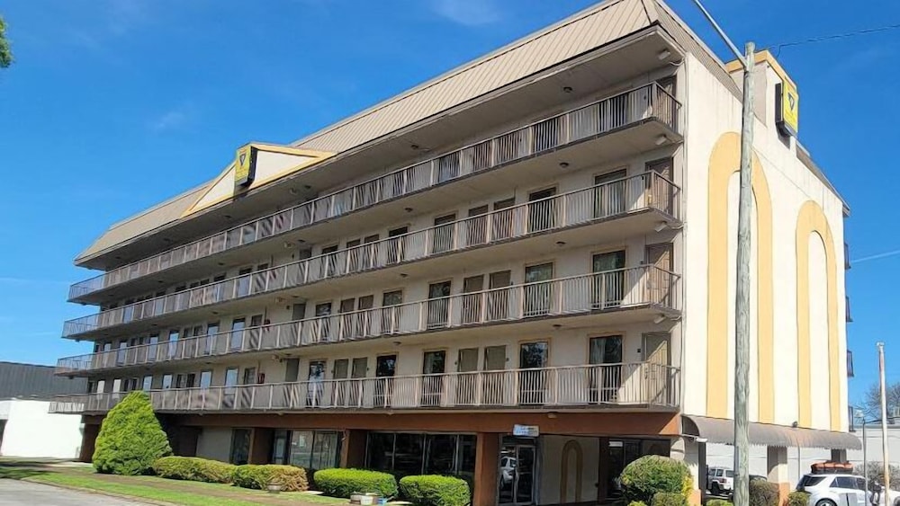 Studio 9 Inn & Suites - photo 16