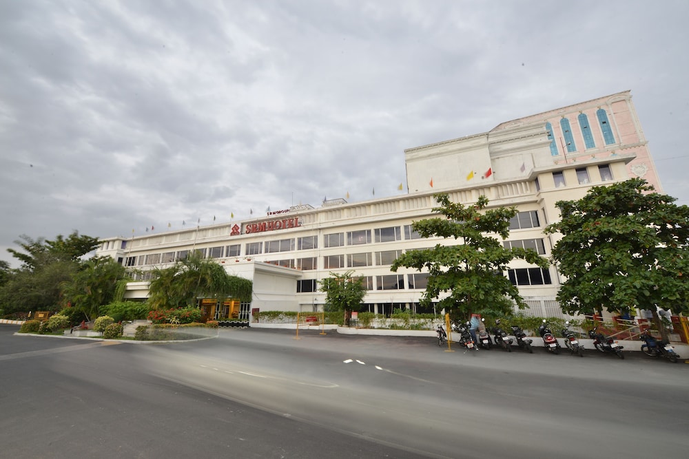 SRM Hotel Maraimalai Nagar - carbon neutral hotel in Chingleput