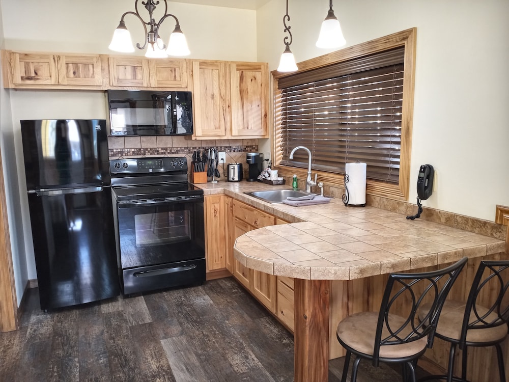Yellowstone Riverside Cottages - photo 40