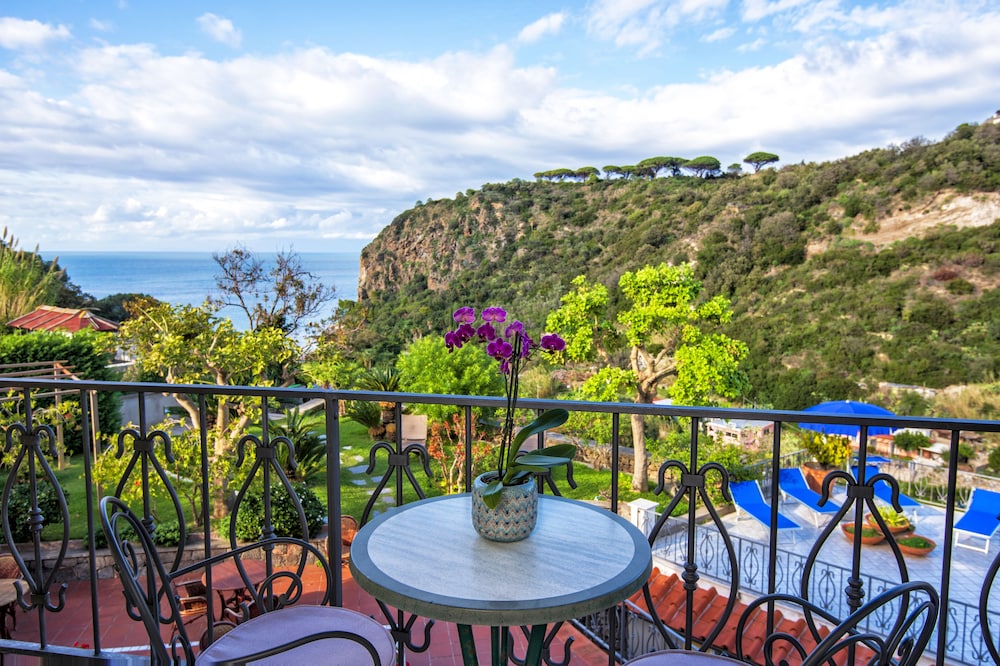 Albergo Terme San Lorenzo — 4-Star Luxury Hotel in Forio, Italy