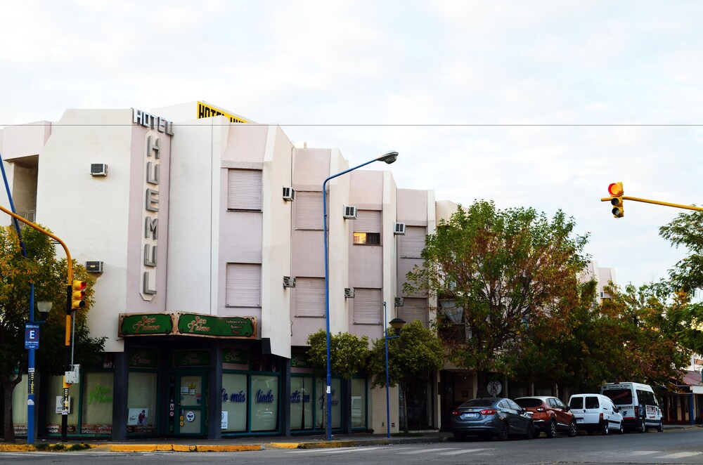 Hotel Huemul in General Roca, Argentina