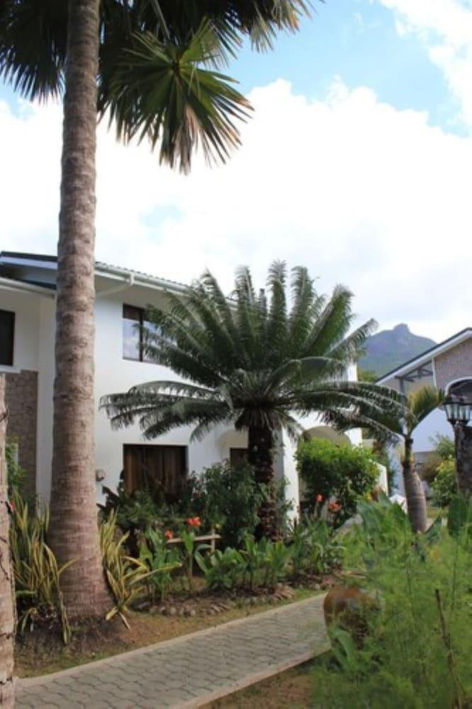 Sun Resort — Beau Vallon — photo 3