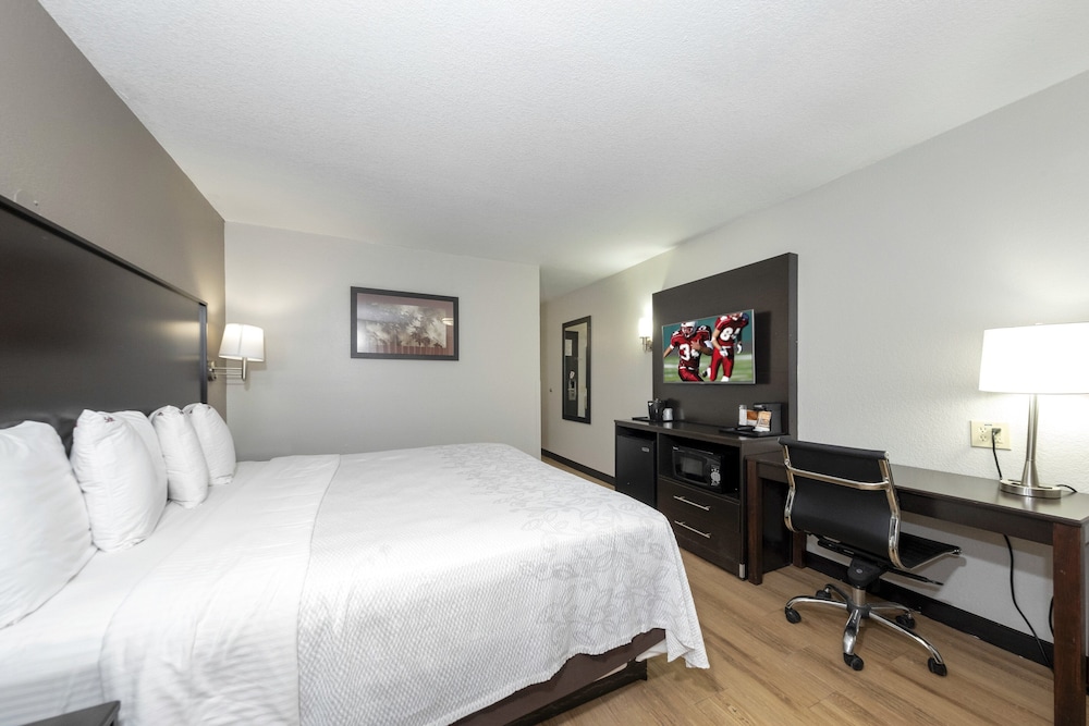Red Roof Inn PLUS Huntsville - photo 24