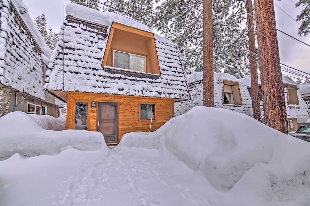 Private Deck and Community Pool Incline Village Gem