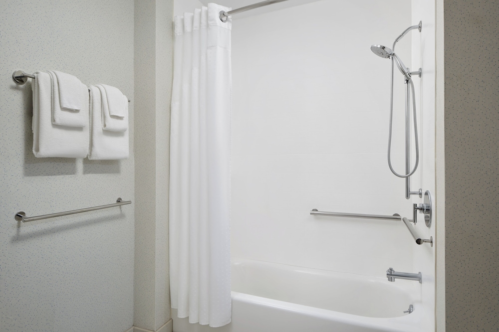 Holiday Inn Express & Suites Brunswick by IHG - photo 12