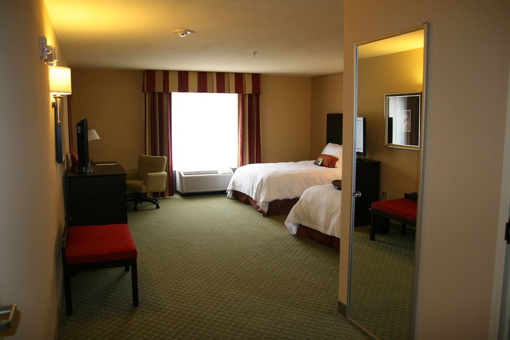 Hampton Inn Jacksonville Anniston Area - photo 21