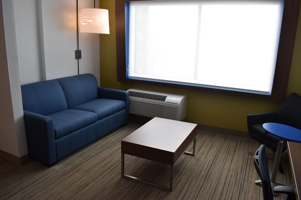 Holiday Inn Express & Suites Boston South Randolph by IHG - photo 22