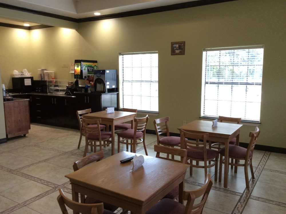 Texas Inn Weslaco - photo 57