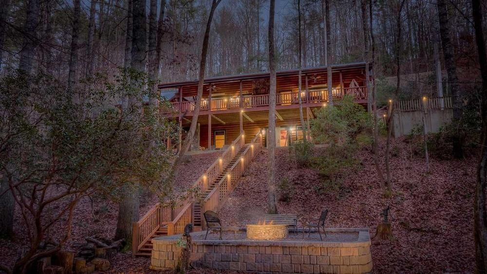Colby's Cabin — 4-Star Luxury Hotel in Blue Ridge, United States