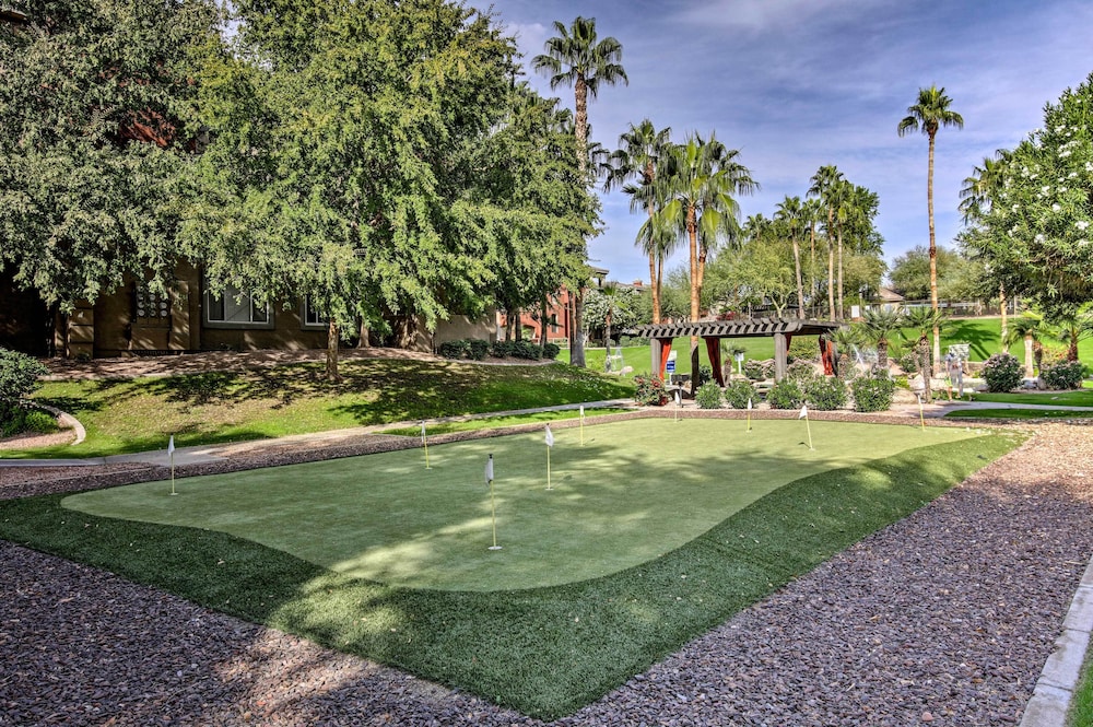 Modern Phoenix Condo w Resort Pool & Spa - photo 16