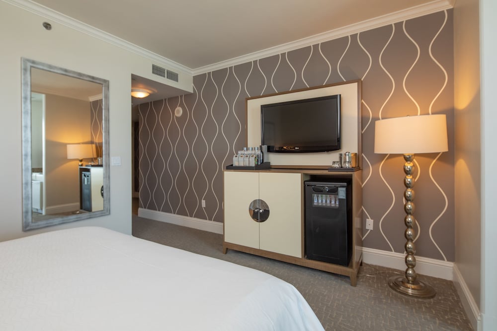 Fontainebleau Miami Beach Private Luxury Suites - photo 8