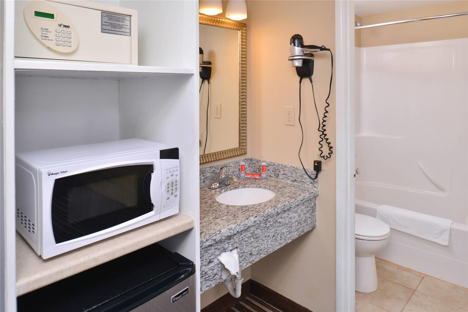 Econo Lodge Kennewick Tri Cities - photo 18