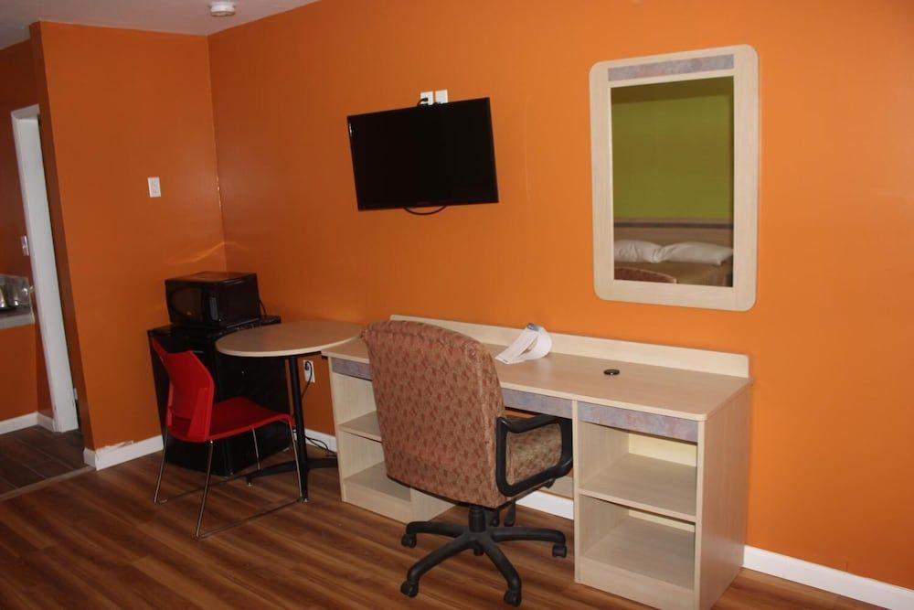 Budget Inn Pulaski - photo 13