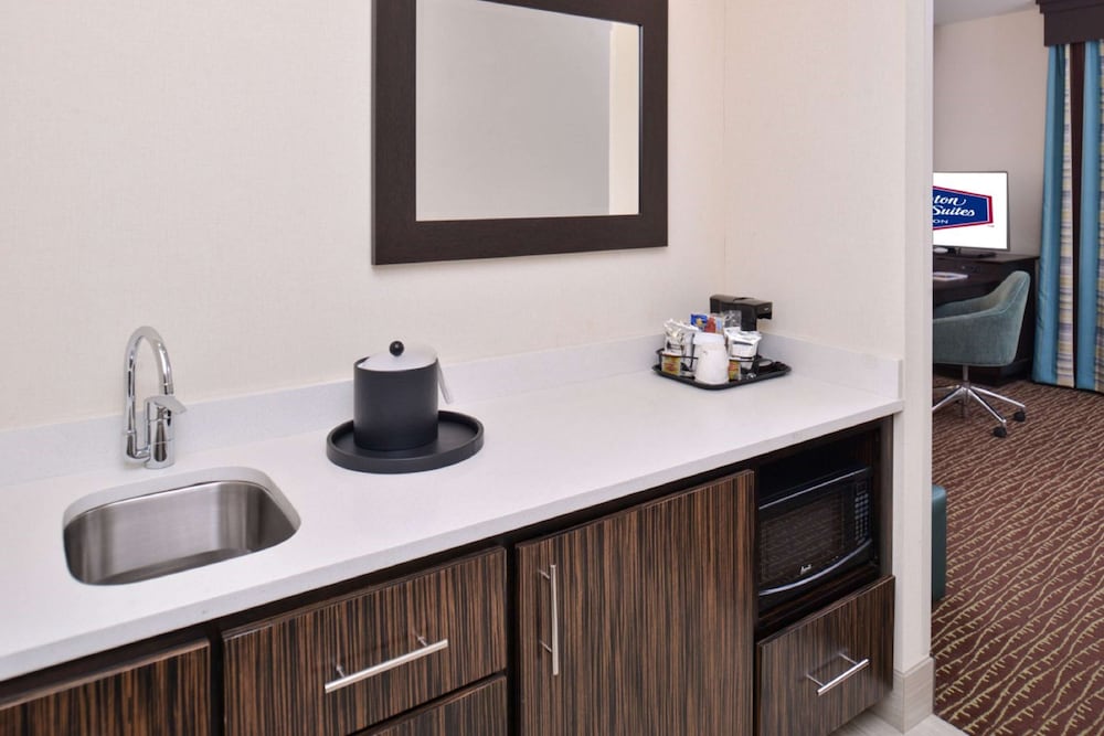 Hampton Inn & Suites Bend - photo 22