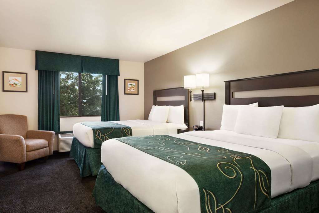 Baymont by Wyndham Hearne - photo 19