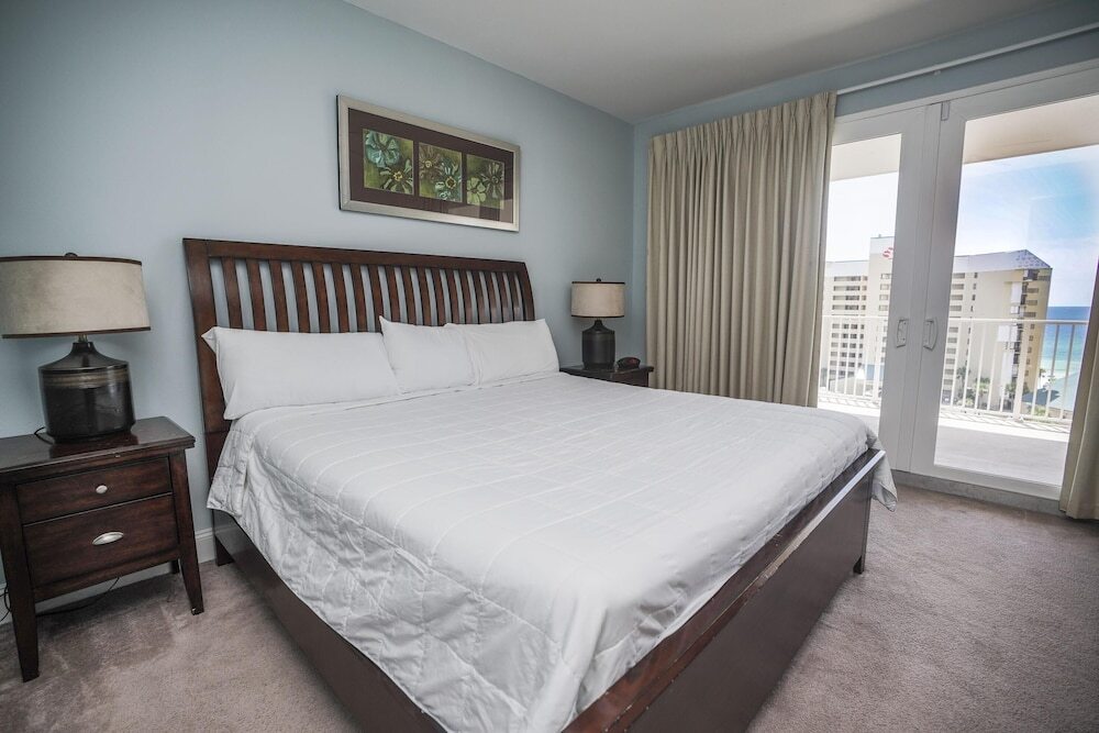 Laketown Wharf Resort by Panhandle Getaways - photo 4