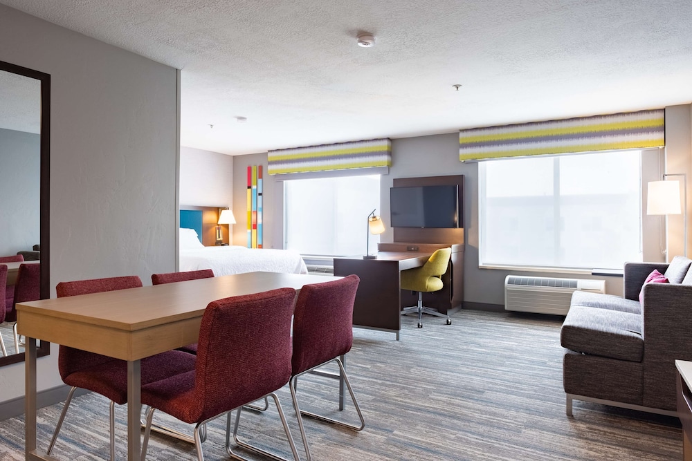 Hampton Inn & Suites Salt Lake City Airport - photo 22