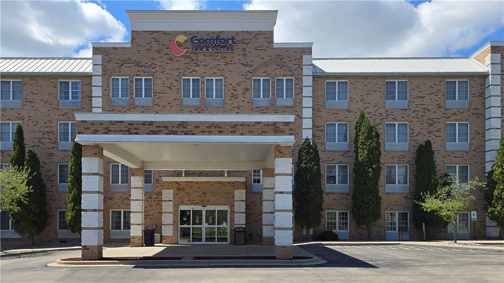 Comfort Inn & Suites Grafton Cedarburg - photo 4