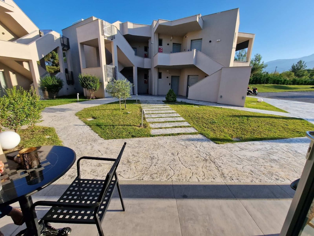 Olympus Pantheon Luxury Rooms in Litochoro, Greece