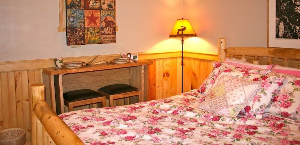 Hinckley's Dreamwood Cottages - photo 5