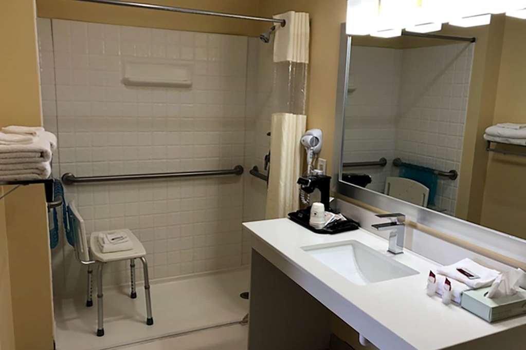 Days Inn by Wyndham Cape Carteret near Emerald Isle - photo 15