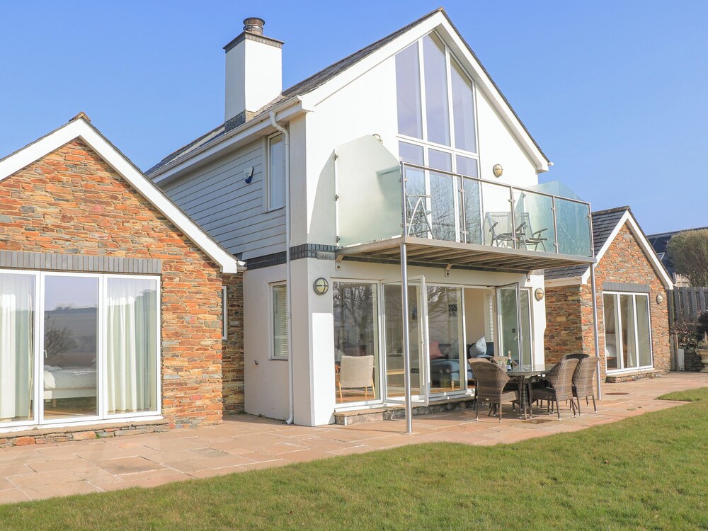 Sea Peep in Kingsbridge, United Kingdom