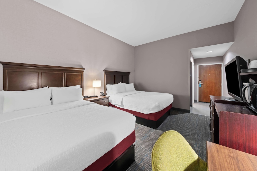 Hampton Inn Franklin Milford - photo 13
