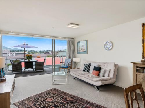 Relax on Roberts Taupo Holiday Home — 4-Star Luxury Hotel in Taupo, New Zealand