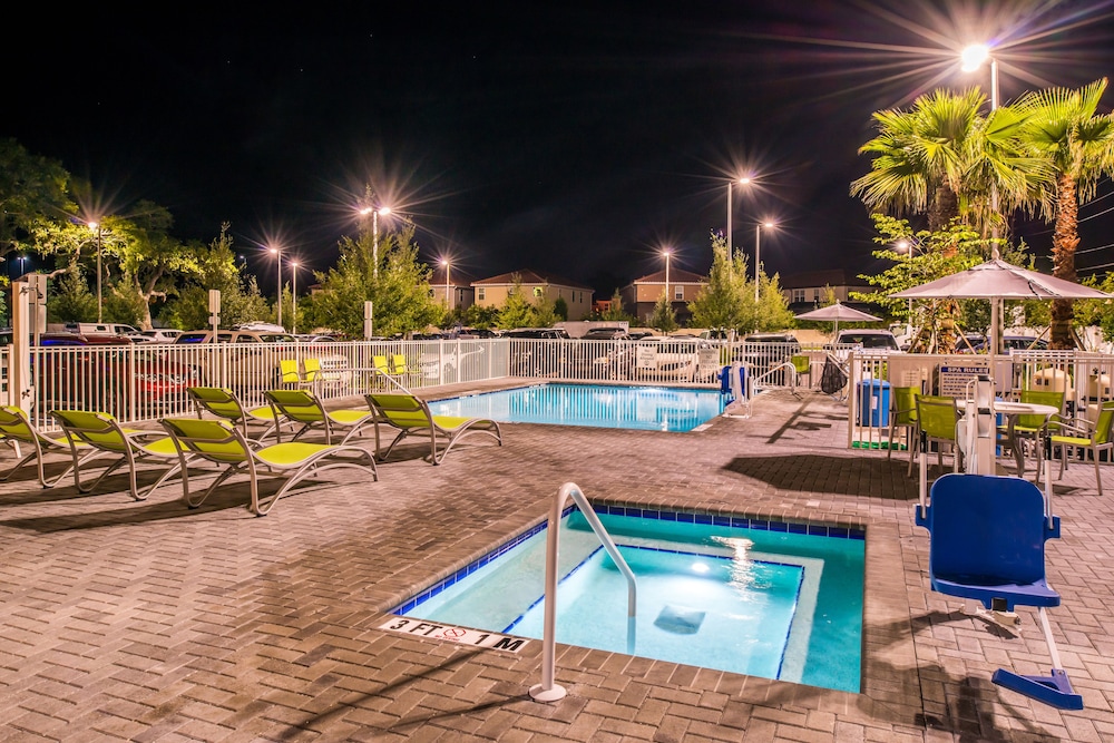 Holiday Inn Express & Suites St. Petersburg Madeira Beach by IHG - photo 32