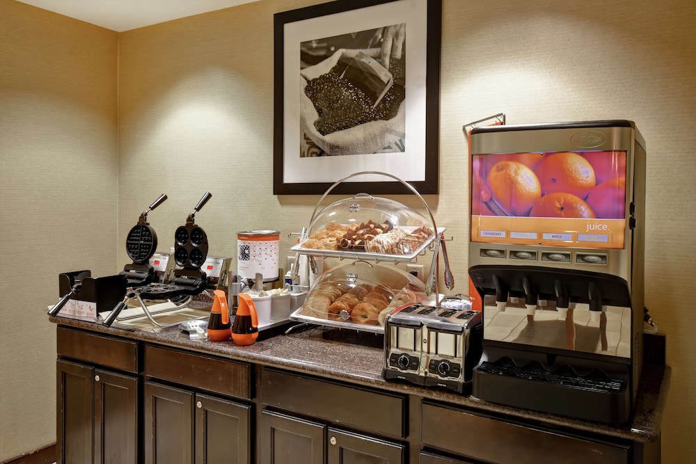 Hampton Inn & Suites Folsom - photo 53