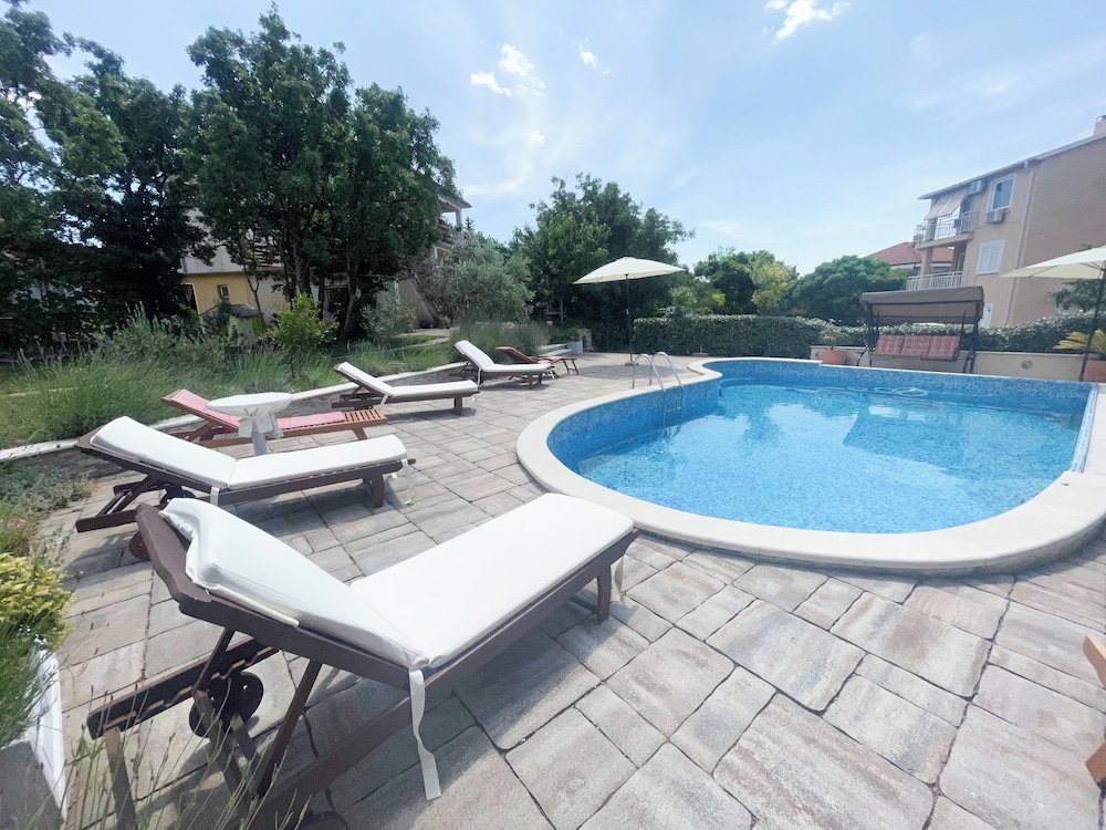 Apartmani Matković — 4-Star Luxury Hotel in Jadranovo, Croatia