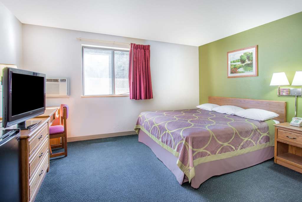 Super 8 by Wyndham Richmond Broad Street - photo 8