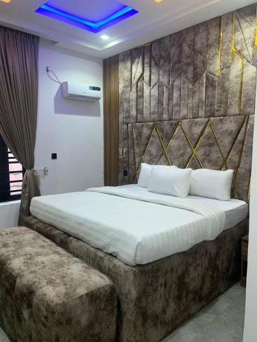 Keneuro hotel & suites - last minute hotel in Lagos