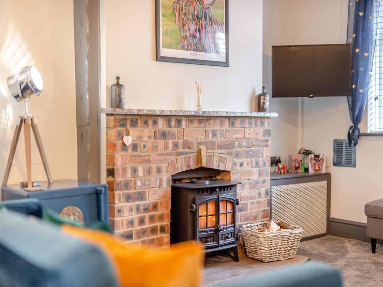 The Tipsy Bee At 143 — Guisborough