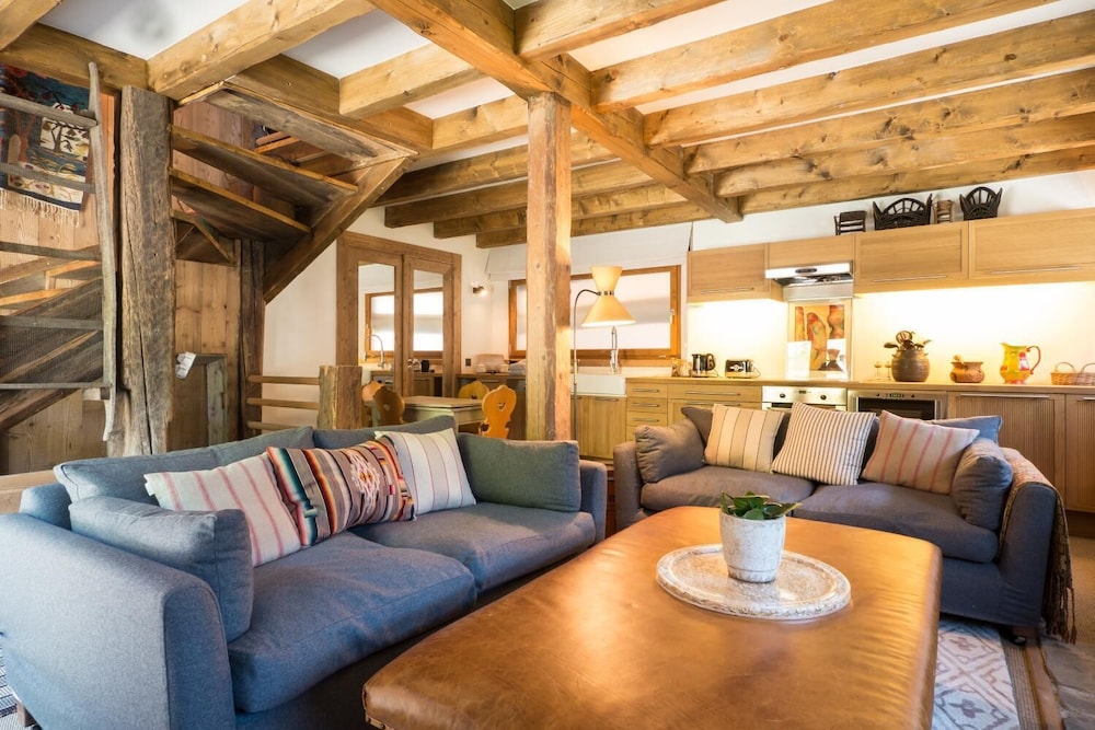 La Ruinette Chalet Guadeloupe — 4-Star Luxury Hotel in Bagnes, Switzerland