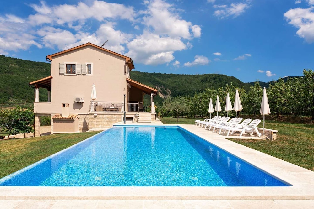 Villa Alba — 4-Star Luxury Hotel in Motovun, Croatia