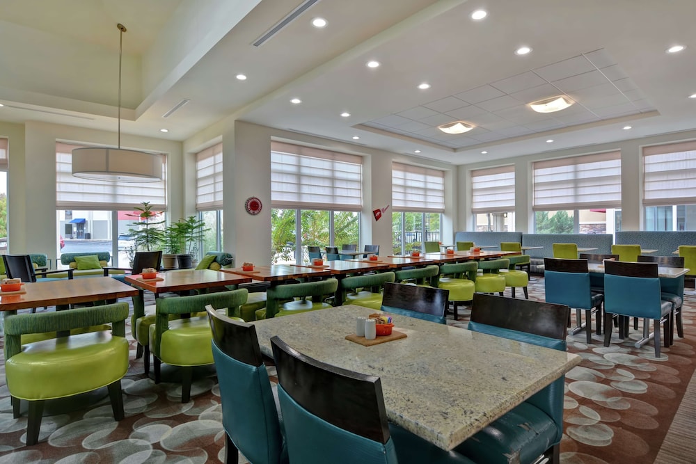 Hilton Garden Inn Fayettevile - photo 35